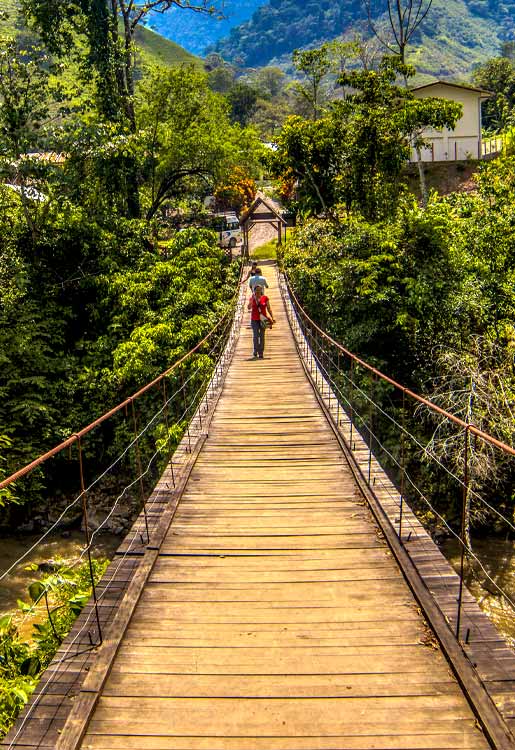 Puente Colgante Emperador Guillermo I de Pozuzo