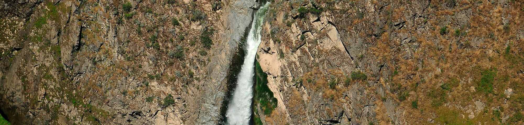 Mirador y catarata de Uskune (Pampamarca)