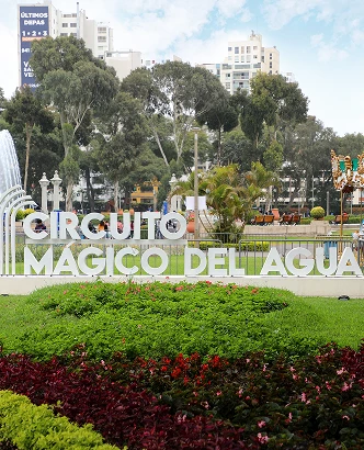 VISITA ESPECIAL: EN FAMILIA EN EL CIRCUITO MÁGICO DEL AGUA