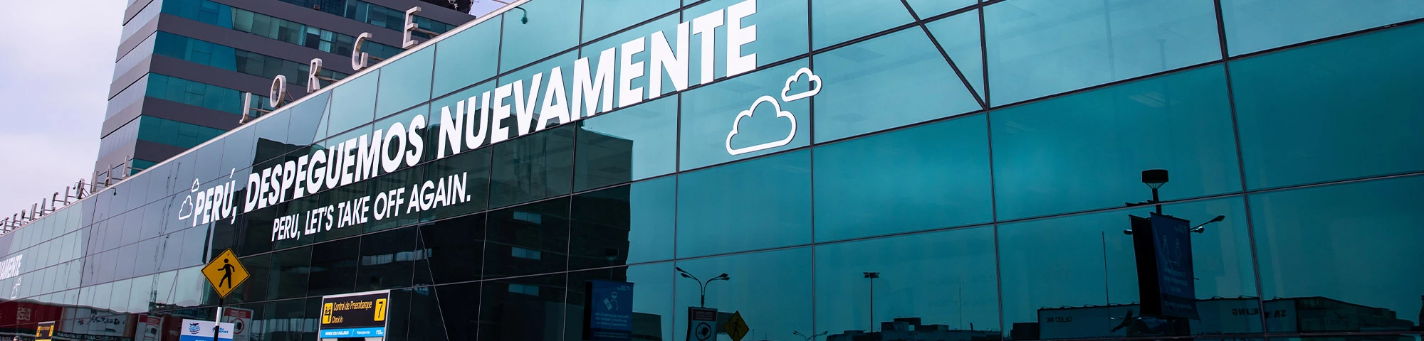 Mincetur: 371 000 turistas llegaron al Perú entre enero y abril